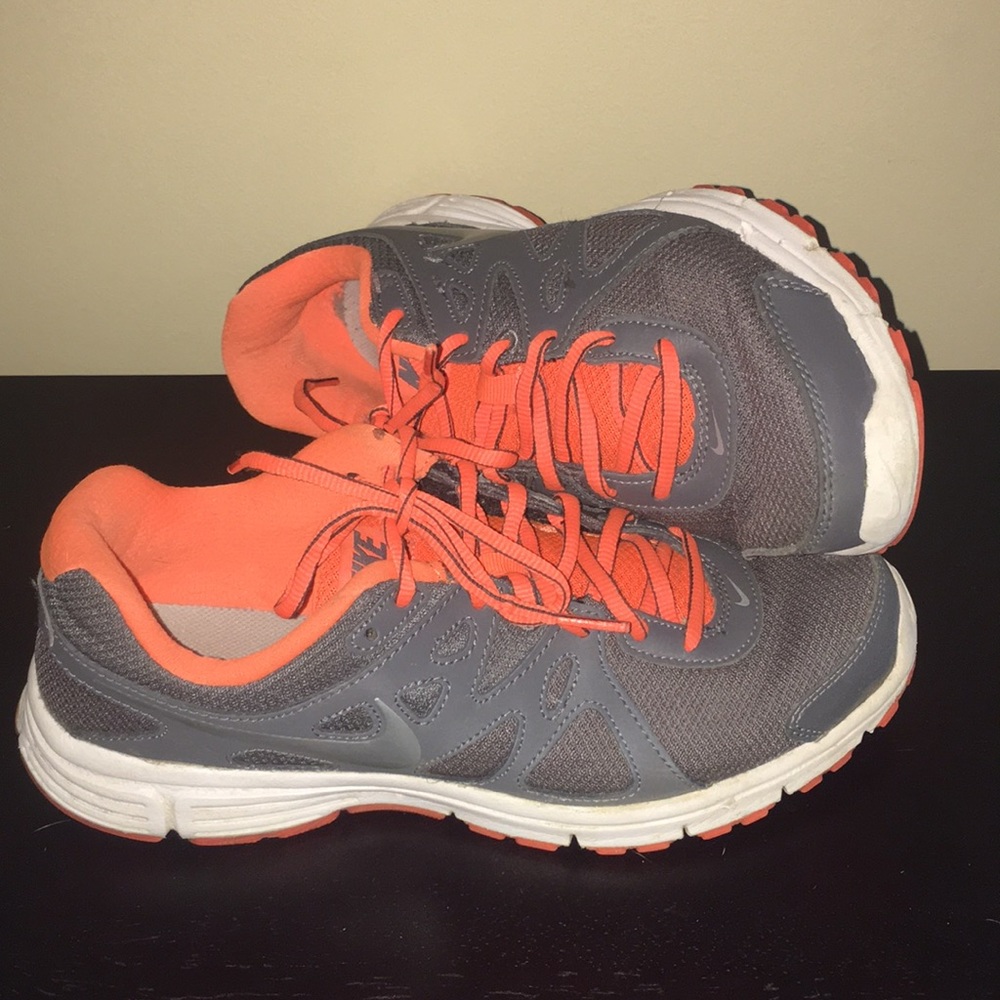 Nike Revolution 2